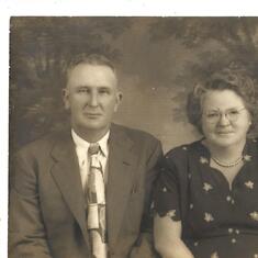 Mr. Mrs. G.M. and Lillie Mae Spence parents to Fred B Bulloch they had 12 children.