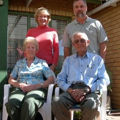 Rona and Arnold with Mama and Papa at Selrose Park, 2007