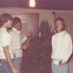 Dad Ken Keith Christmas '76 at the cabin (2)