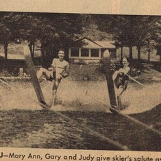 Mary Ann, Gary and Judy with the skier' salute