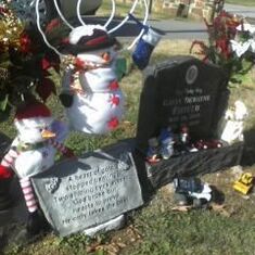 Gavins grave Christmas 2011