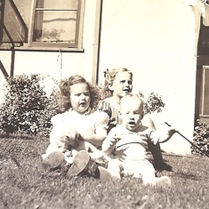 Susan, Gayle and Lee in early 1943