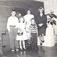 Lee, Margaret, Susan, John and Gayle Barbour at Grandmas