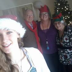 Brianna selfie w grand parents