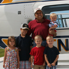 Papa, Ashley, Aidan, Vayle, Dylan & Blake on a helicopter trip
