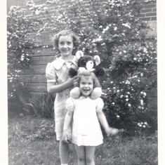 1950 Geri and Maureen Fairview KY