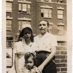 NY, late 50s, with Lissel and Jessie; this photo was probably taken in Mrs. Marshall's front yard.