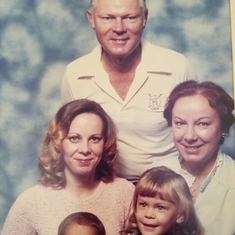Tom (husband) , Barbara (daughter), Inge, JoJo, Taleena (grandaughter)