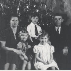 1940ish - Young Gladys (far left) with parents and siblings
