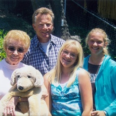 2006 Backyard fun - Gladys (& "Sammy", who usually came every visit), Jon, Jenna, Heather