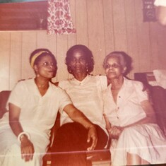 Dawne, Gloria and her Mother Roslyn