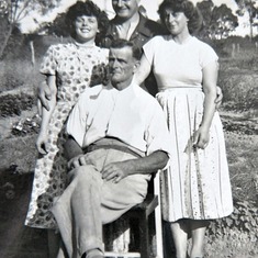 Gloria with Dad, Edna & Les at Greensborough
