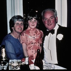 23-Oct-1976 - Gloria, Mandy (flower girl) and Sam at Linda & Colin's Wedding