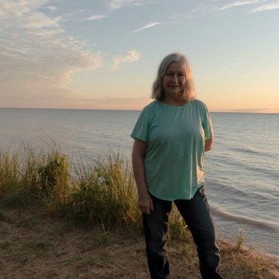 Gloria Louise Roush