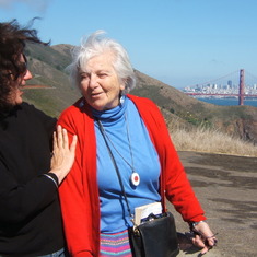 2007 - the last time I was in San Francisco. Connie drove us to some scenic spots up the coast. Gloria's short term memory was starting to fail her, but certainly not her sense of humour.