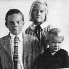 Grace's brother Frank, Grace and Grace's sister Daphne