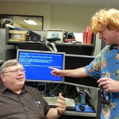 Grant explains a BSOD to skeptical surfer dude :)