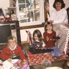 Halie & Cousins Ma Maw Christmas