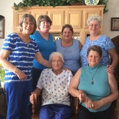Mom and her 5 daughters