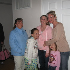 Aunt Vickie, cousin Ashley, Mommy, Aunt Gina, and BIG sister PRESLI. WE ARE ALL EXCITED