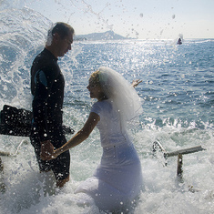 Underwater wedding photo shoot with Melinda Podor