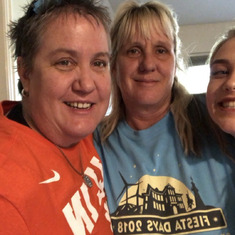 Angie (Heidi's sister), Heidi, Rachel (Heidi's youngest daughter) September 2018/Santa Clara, Utah