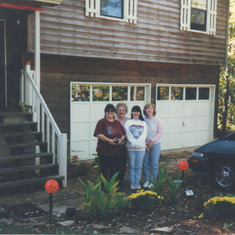 I do not know the date but I believe it was around 1994.  Me, Mom, Cyndi, Christine