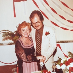 Phil & Helga wedding reception - cutting the cake
