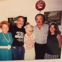 Helga, Marv, Grandma Hill, Phil & Mo
