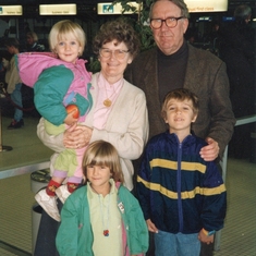 1992 our visit to Holland from Cameroon to 'stolz' grandparents (Bob's kids Bina, Hannah & Josiah)