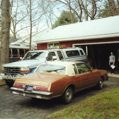 Ye olde "Truk" and sedan at Deerwood Manor, March 2000.