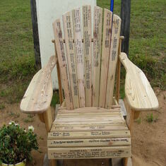 Someone has placed a wonderful memorial chair at the beach. There are many names of friends who have been such a large part of Mom and Dad's life for the 25+ years they were at Donaldson's.
