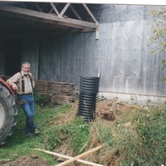 Hermann with Nikolai - doesn't your tractor have a name? --- Hermann mit Nikolai - hat euer Traktor etwa keinen Namen?