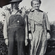 Ida's father and mother John and Martha Frazier .