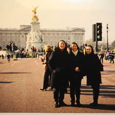 London, Feb 2000 (Anna, Elena, Irene)