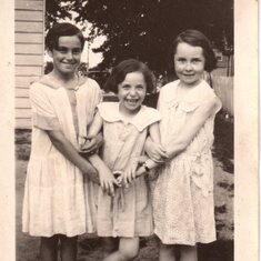 Isabelle on left with Johnson girls 1931 06 29