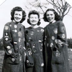 1943 z England Isabelle, Babs & June