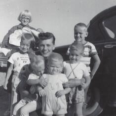 Jackie, kids, and Daniels cousins - 1957