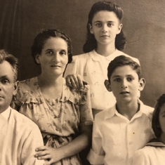 Menachem, Bluma, Batia, Imanuel & Geula
