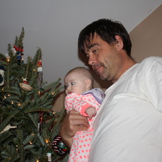 Carmela even wanted to be a part of decorating the tree with daddy.
