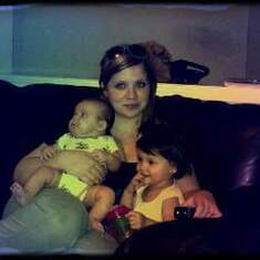 Jade and her two children, Luna and Isaac.