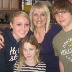 Nana Dee wiht Candace, Justin and Taylor Borders