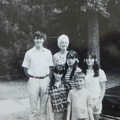 The five Gardner children with Mama, Chanute, Kansas