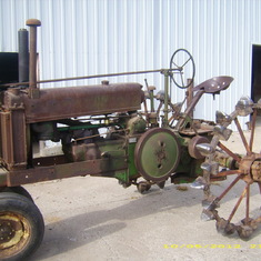Dad's 1937 John Deere Unstyled A