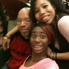 w/ lil sis Kyla and Dad