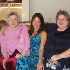 L to R: Mother Glennie, Niece Kathryn, Jeanine. March 2005, Tucson AZ