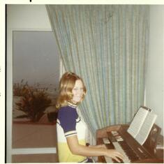 Yep - Jeannie and had classical piano lessons for 5 years - Scan5