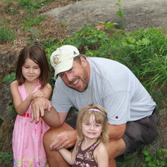 Addie, Haylie & Poppy hiking in Maymont Park