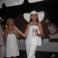 White Party 2009- Jenn won best dressed!