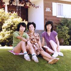 Vancouver, Canada 1981 ～
With Eliza & Rosa (初歸新抱）